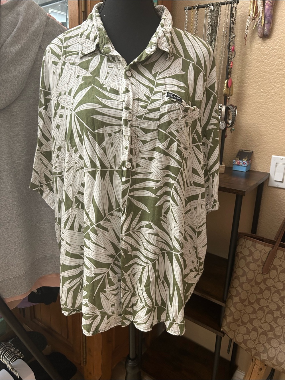 Bali Olive and White Tropical Print Short-Sleeve Button-Down Shirt